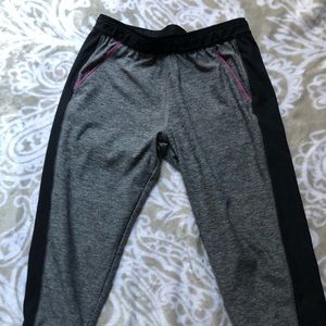 Reebok gray capris